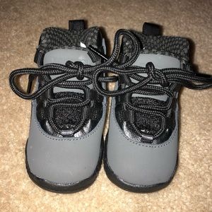 Grey Jordan 10s